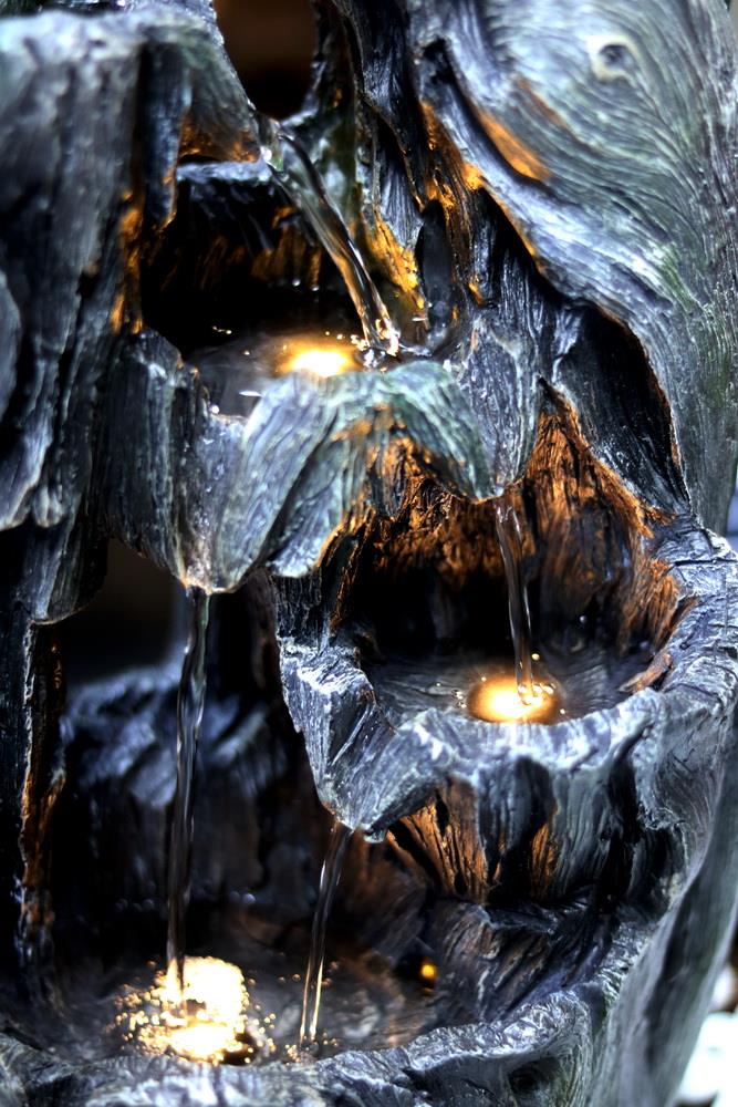 Solar Tree Log Fountain by Geezy - The Magic Toy Shop