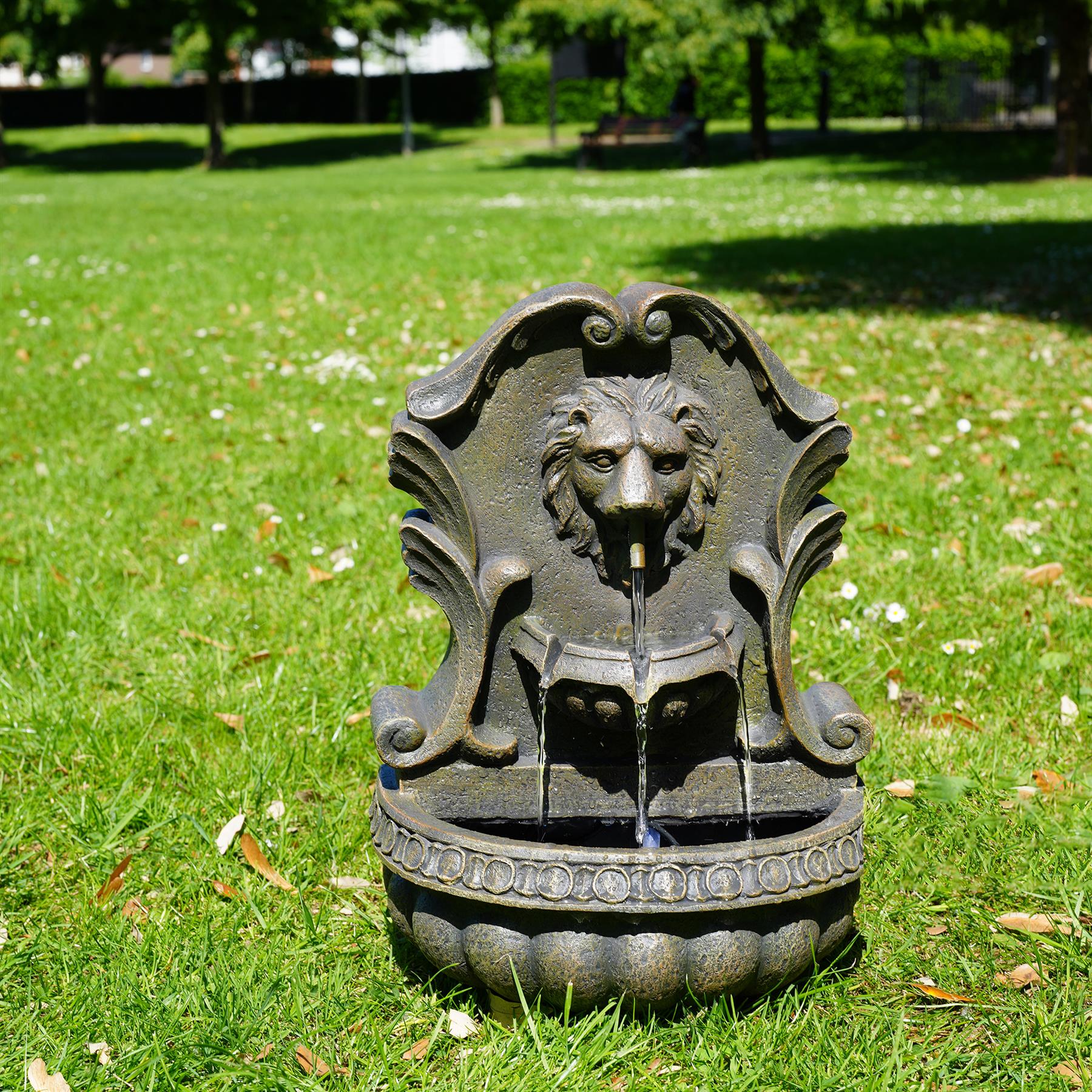 Lion Water Feature Outdoor With LED by GEEZY - The Magic Toy Shop