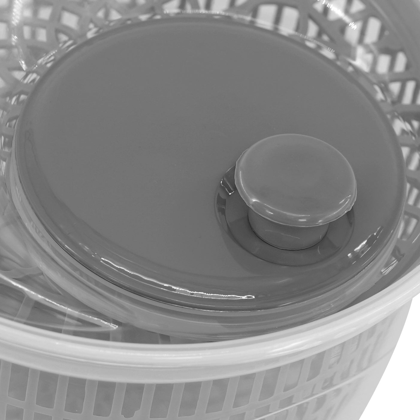 Salad Spinner in Assorted Colours by Geezy - The Magic Toy Shop