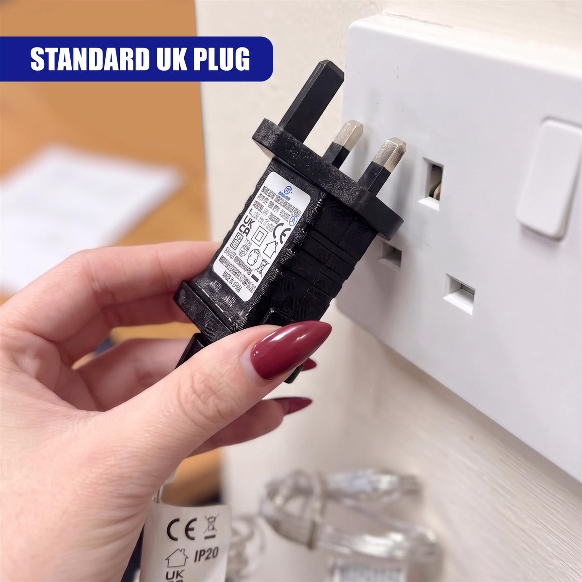 Battery to Mains Adapter for AA & AAA