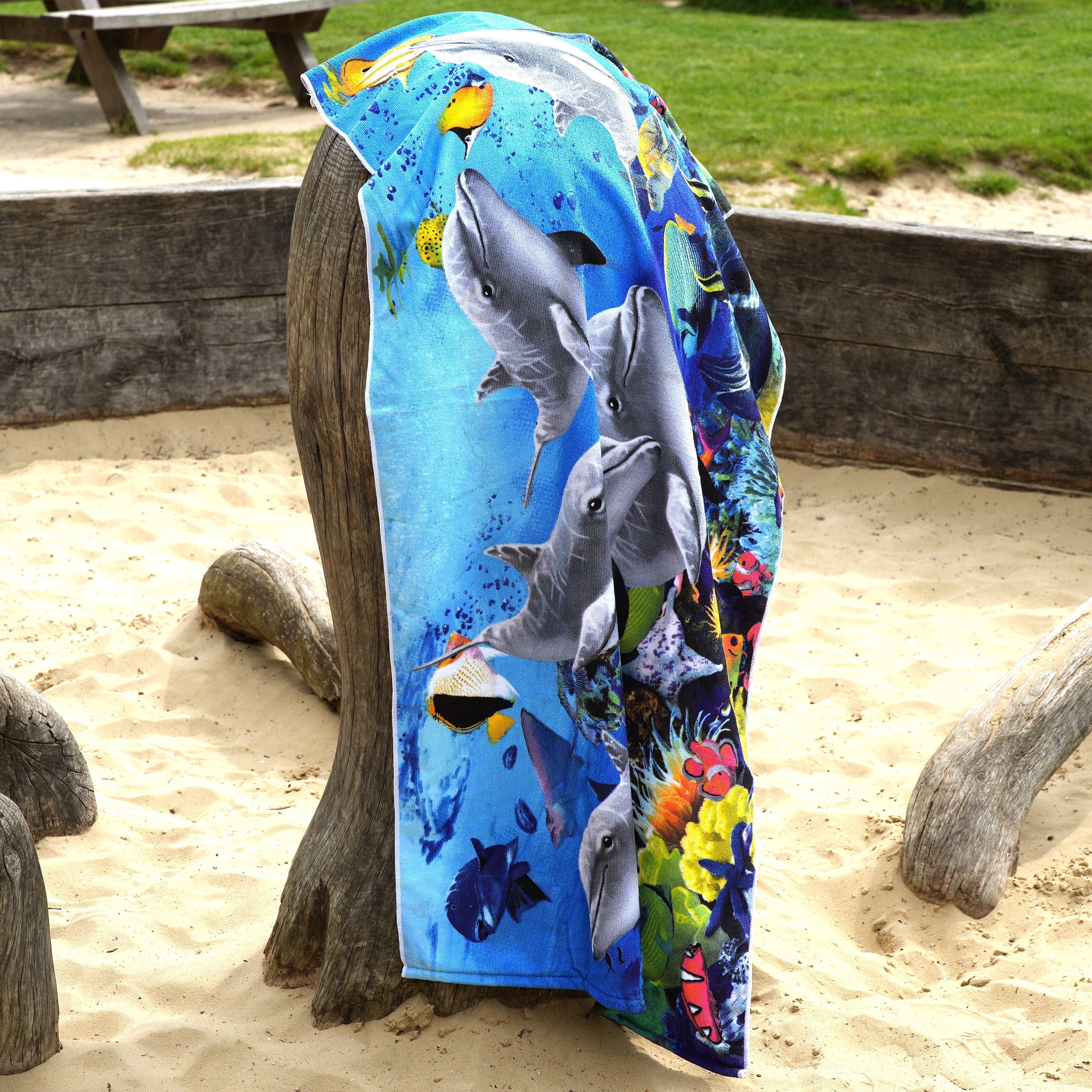 GEEZY Towel Dolphins Design Large Towel